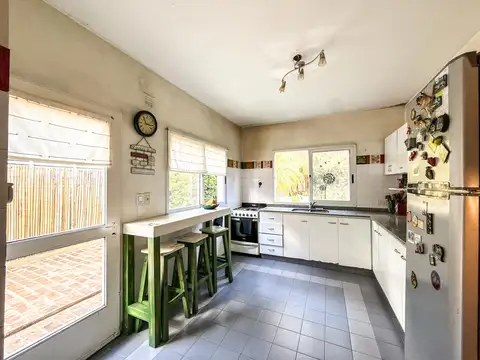 Casa 5 ambientes con 3 baños