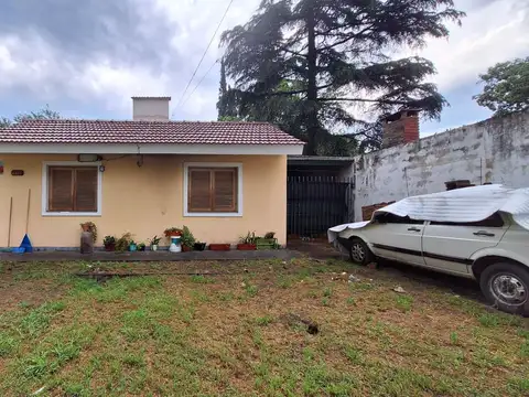 Casa + galpon + terreno de 1100m2 en Arguello