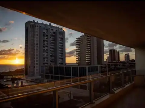 Departamento  en Alq. Temporario en Playa Mansa, Punta del Este, Punta del Este / Maldonado
