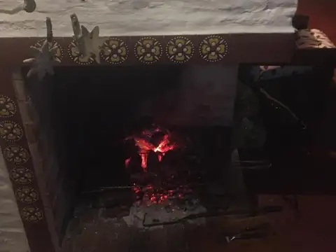 CHALET 4 AMB.  CON GARAGE - ITUZAINGO