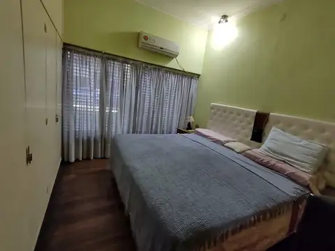 Casa 5 ambientes con 4 baños