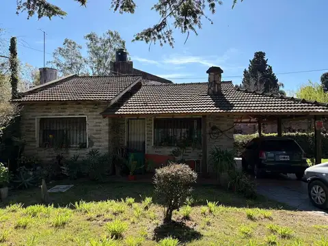 Venta de Casaquinta con pileta en Tortuguitas