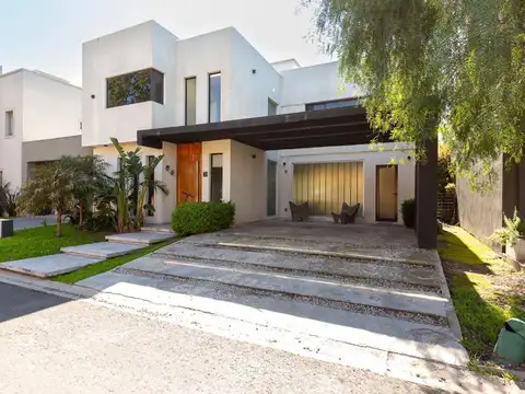 VENTA, CASA DE 5 AMB, BARRIO CERRADO, SAN MIGUEL