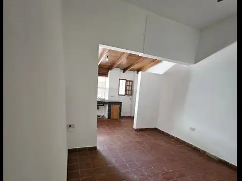 Casa en Venta con 4 cocheras