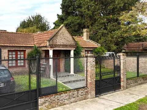 Venta Casa con Parque en Jose Marmol