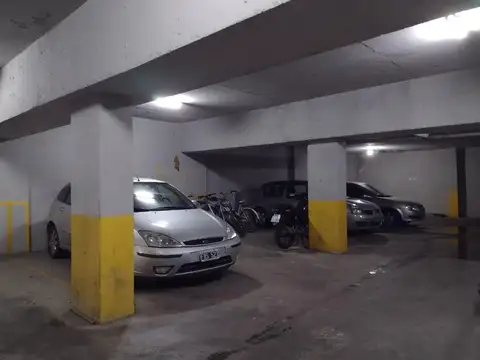 COCHERA EN ALQUILER REPUBLICA DE LA SEXTA