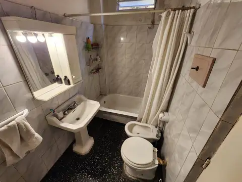 Depto Tipo Casa en Venta en Flores, USD 74.000