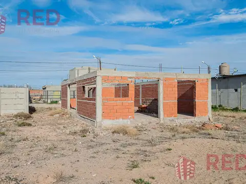 Vende Terreno con avance de Obra en Centenario