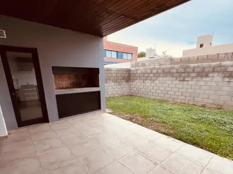 Casa en Venta en La Calandria, USD 175.000
