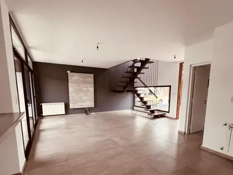 Duplex venta la calandria 3 dormitorios 