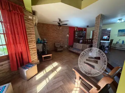 Casa 5 ambientes con 2 baños