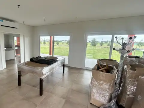 CASA DOS PLATAS EN HARAS DEL SUR 3 A ESTRENAR