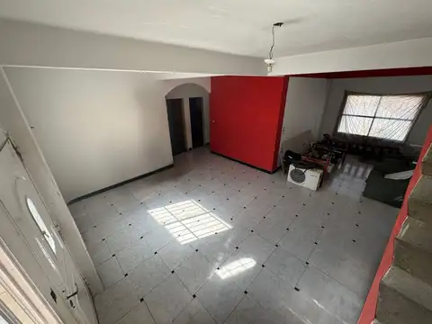 Depto Tipo Casa 8 ambientes con 2 baños