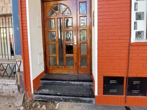 PELLEGRINI 1800, Piso PB
