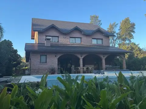 Casa en venta - 4 Dormitorios 5 Baños - Tigre