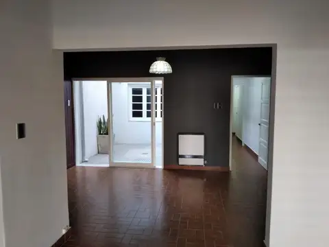 Casa sobre Bv Juan B Justo