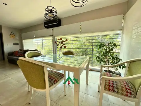 Departamento en venta 2 dormitorios y cochera, amoblado en el Cerro de las Rosas - Ideal alquiler temporario