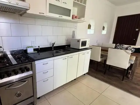 Depto Tipo Casa 4 ambientes con 2 baños
