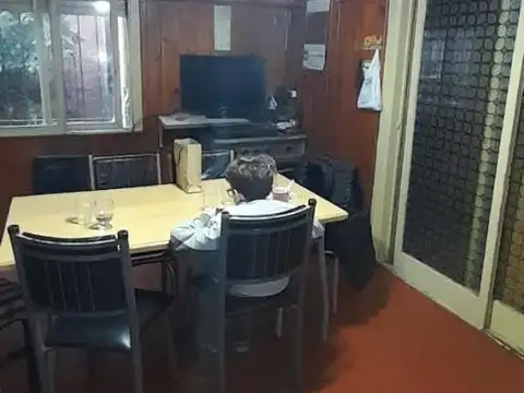 Casa 4 ambientes con 1 baño
