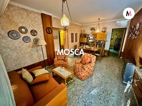 Casa 4 ambientes con 2 baños