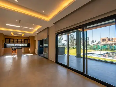 Casa 4 ambientes con 3 baños