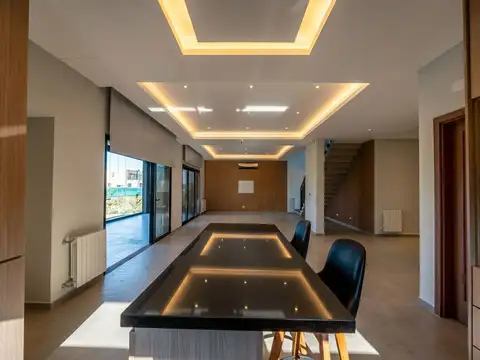 Venta Casa 4 amb. Bo. Santa Sofia, Pilar c/Pileta