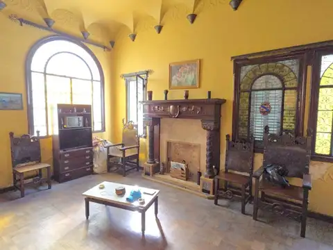 Casa 5 ambientes con 4 baños