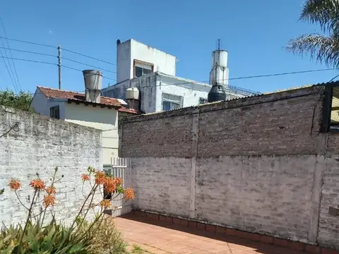 Depto Tipo Casa en Venta con 2 cocheras