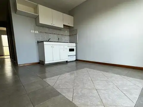 DEPARTAMENTO DOS AMBIENTES AL FRENTE EN VENTA CON PATIO