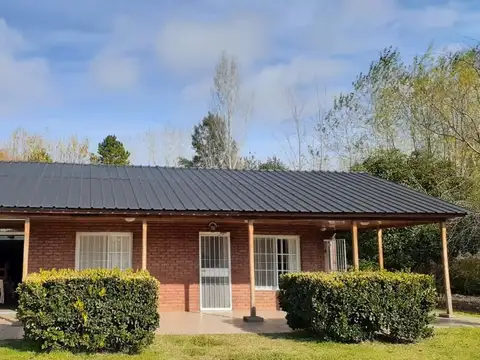 CASA DE CAMPO CON PILETA EN BAHIA DE LOS LOBOS