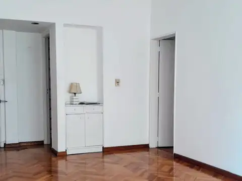 En Venta 3 Ambientes en Las Cañitas | Piso Alto | Muy Luminoso | Balcón y Baulera