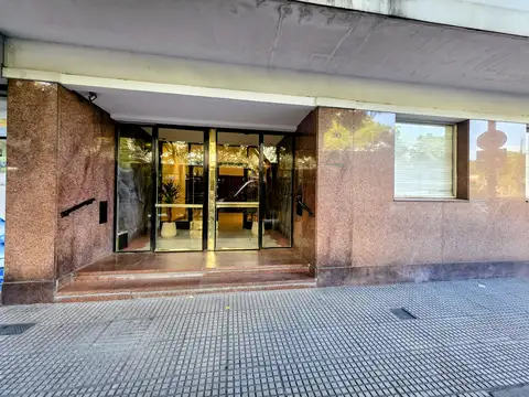 En Venta 3 Ambientes en Las Cañitas | Piso Alto | Muy Luminoso | Balcón y Baulera