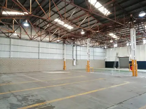 Excelentes naves industrial de 5770 m2 cubiertos en Hurlingham