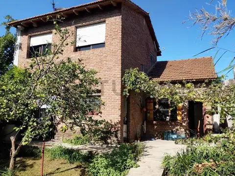 140 entre 47 y 49 Casa de 3 dormitorios en venta La Plata