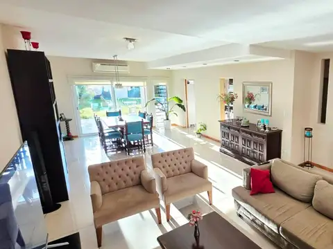 Casa en Venta de 4 dormitorios