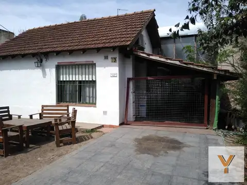 Casa en venta - 2 Dormitorios 1 Baño - Cochera - 400Mts2 - El Cazador, Escobar