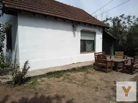 Casa en Venta con 2 cocheras