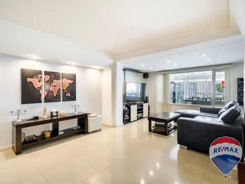 Casa 5 ambientes con 3 baños