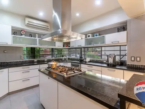 Casa en Venta en Castelar, USD 430.000