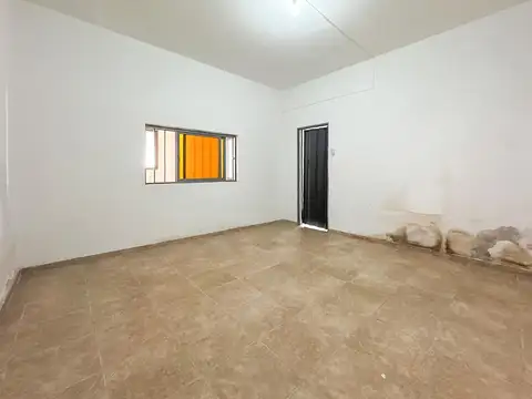 VENTA/ PERMUTA Casa de pasillo único 2 dormitorios , patio y quincho, Tiro Suizo, Rosario.-