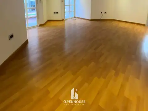 OPENHOUSE VENDE Excelente semipiso ubicado en calle Emilio Civit.