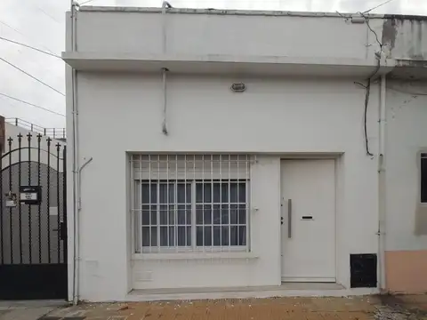 P.H. TOTALMENTE INDEPENDIENTE EN ALQUILER. VILLA SARMIENTO