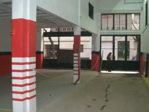 Hipólito Yrigoyen 2100 Balvanera Cochera U$11.500