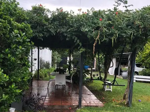 QUINTA EN VENTA PILAR, CON DOS DUPLEX Y POSIBLE DEPARTAMENTO