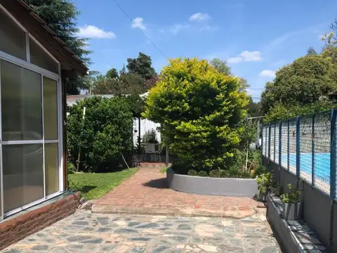 QUINTA EN VENTA PILAR, CON DOS DUPLEX Y POSIBLE DEPARTAMENTO