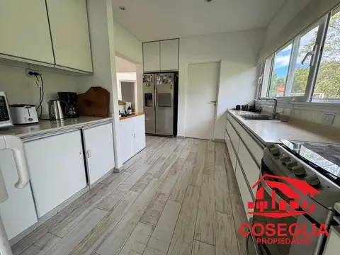 Casa 6 ambientes con 3 baños