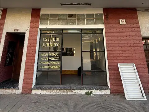 Local en alquiler con boxes