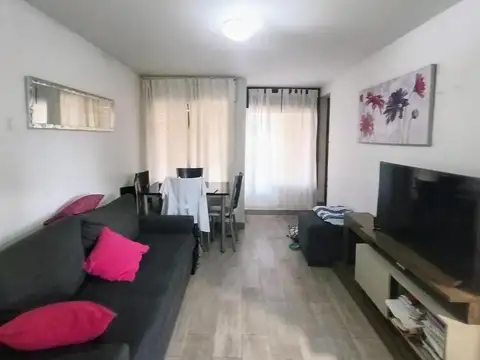 Depto Tipo Casa 3 ambientes con 2 baños