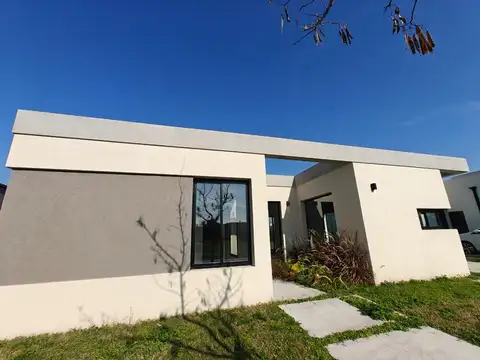 Casa en Venta en Pilar del Este - Santa Emilia, USD 174.000