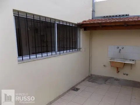 EXCELENTE DÚPLEX 3 AMBIENTES – PQUE. QUIRNO